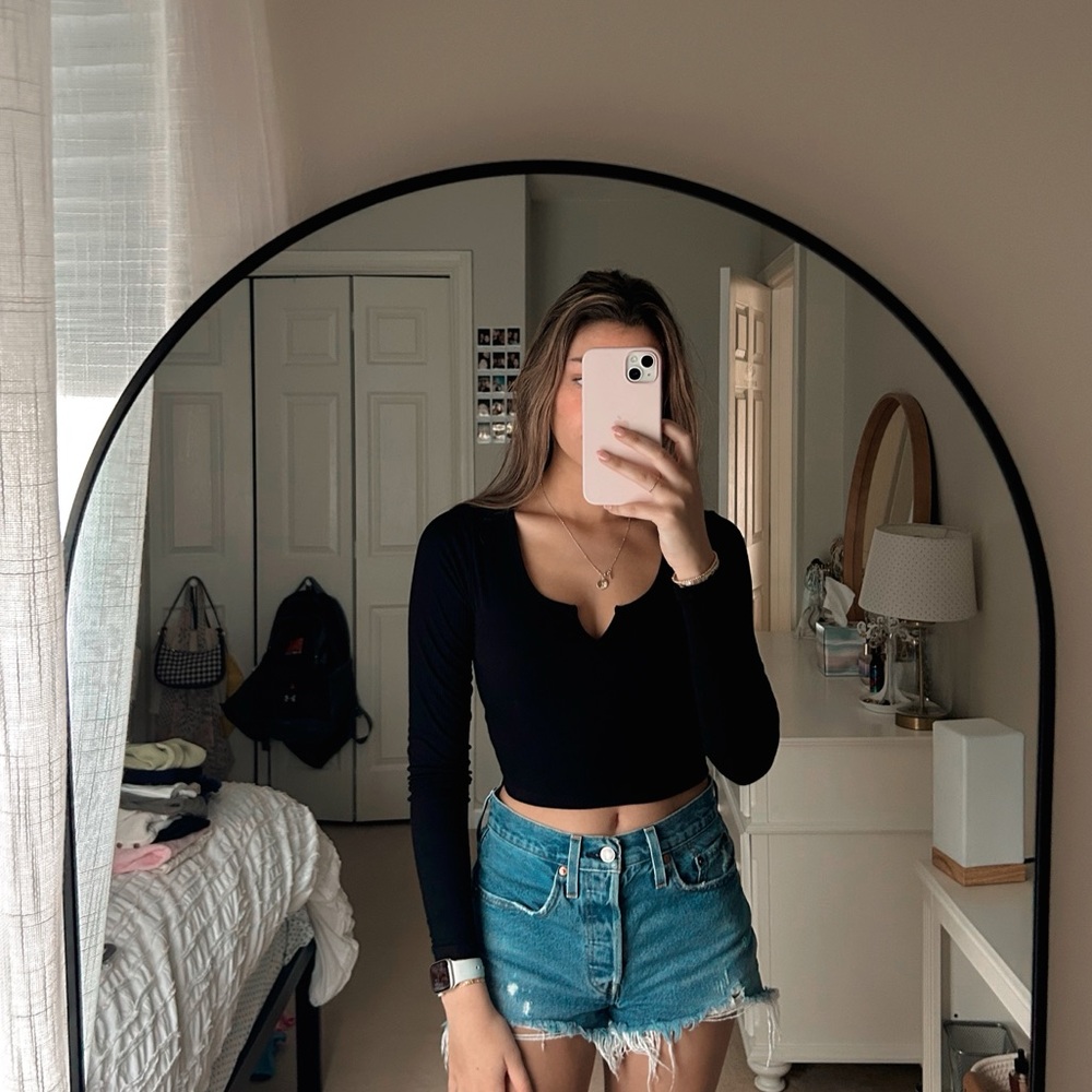 Garage 'Notch Kylie Tee'